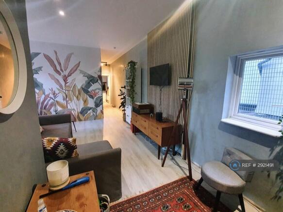 Living Room / Entrance