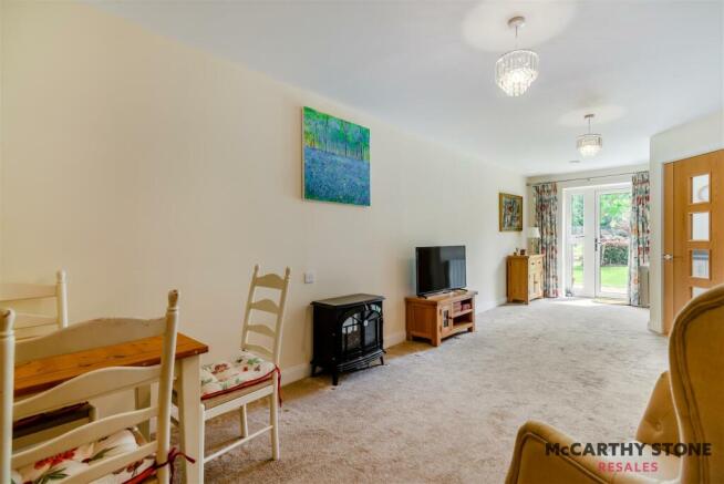 8609757-interior03.JPG