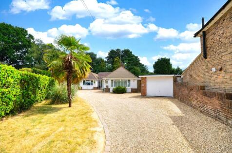 Elizabeth Crescent, East Grinstead, West Sussex, RH19