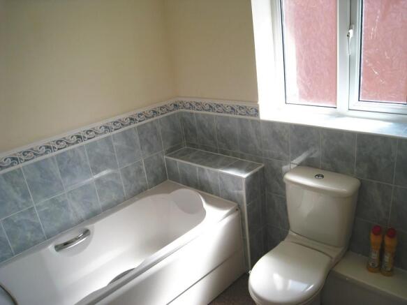 FAMILY BATHROOM