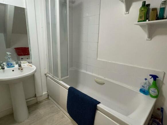 Bathroom.jpg