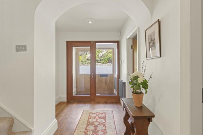 5 bed Detached for sale Image 6