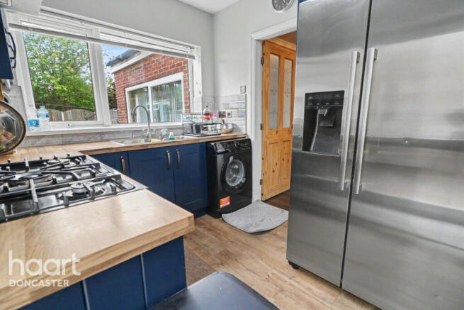 3 bed Semi-Detached for sale Image 10