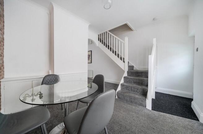 1369642-16-68f61a...