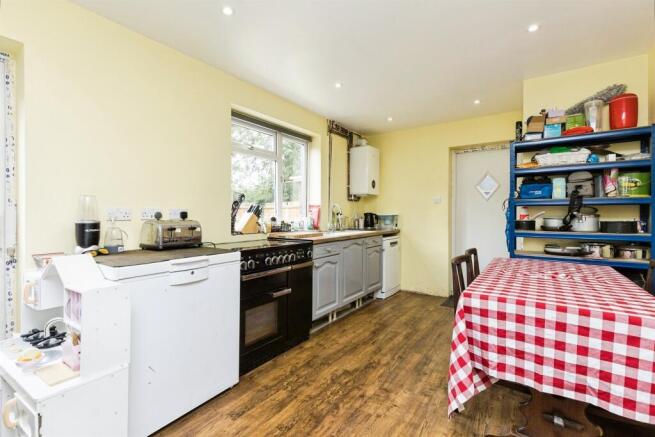 Royal George Road, BURGESS HILL photo 4