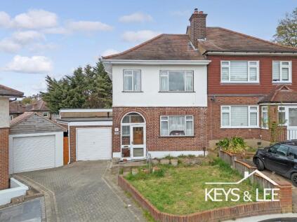 Larchwood Close, Romford