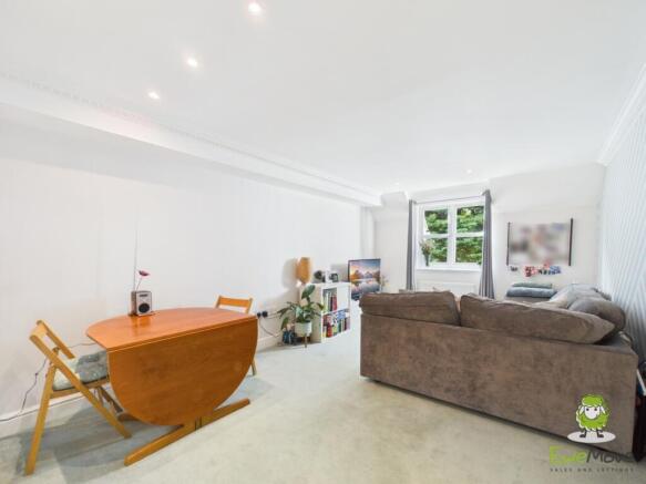 EweMove Estate Agents Basingstoke - Wessex Court 