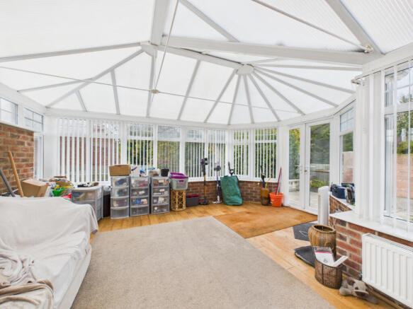 6 bed Semi-Detached for sale Image 8