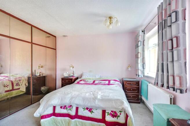 Bedroom 1_1.jpeg