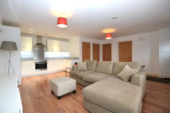 Flat 1 Apus House (12).JPG