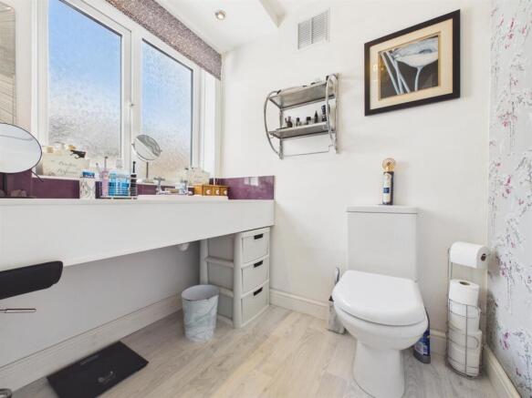 2 bed Link Detached House for sale Image 9