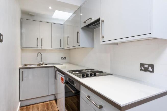 Flat 1, 239 London Road East, Batheaston, BA1 7RL-