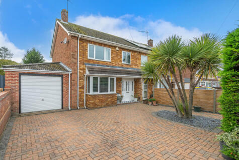 Bristol Avenue, Werrington, Peterborough, Cambridgeshire, PE4