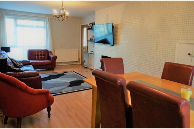 Lounge/Dining Room