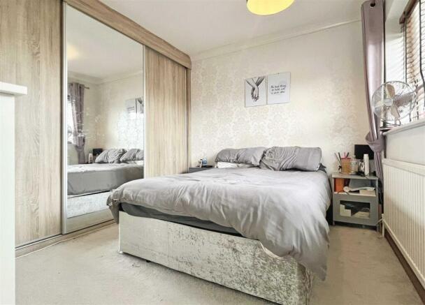 Bed 1.jpg