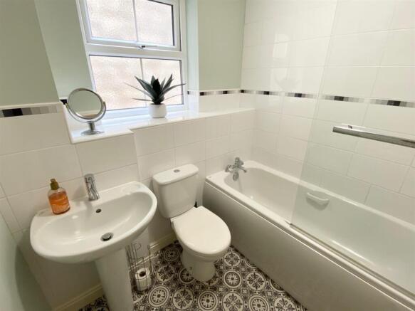 2 bed Apartment for sale Image 7