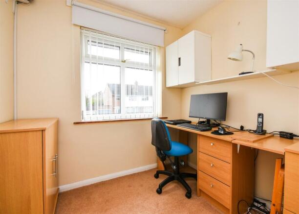 12 Oakfield Road - Bedroom 3.jpg