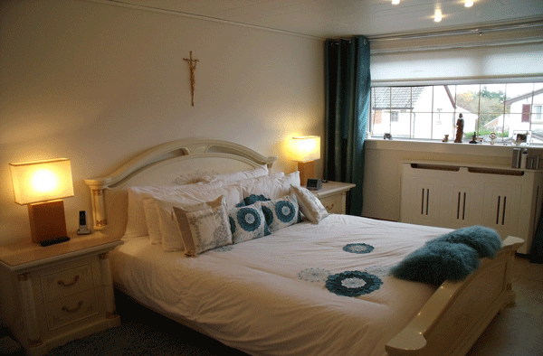 BEDROOM 1