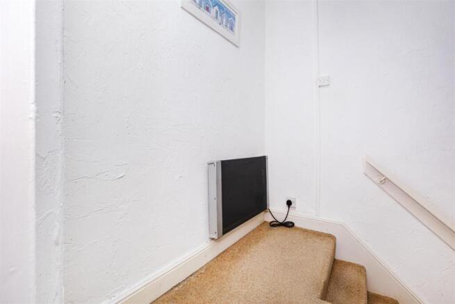 1 bed Semi-Detached to rent Image 4