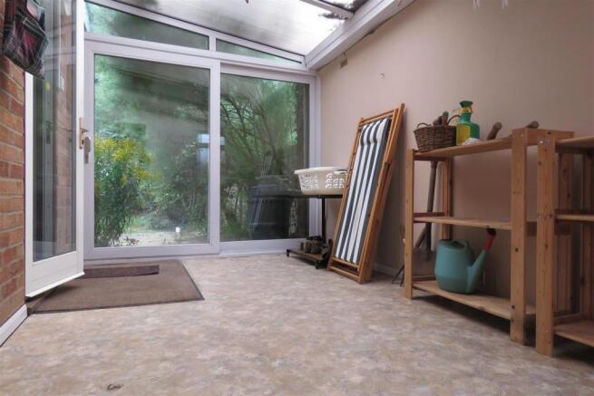 GARDEN ROOM.JPG