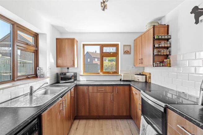 3 bed Detached for sale Image 6