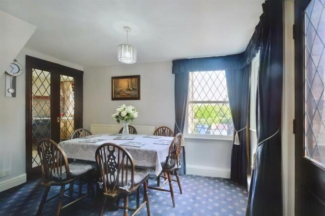 SITTING & DINING ROOM