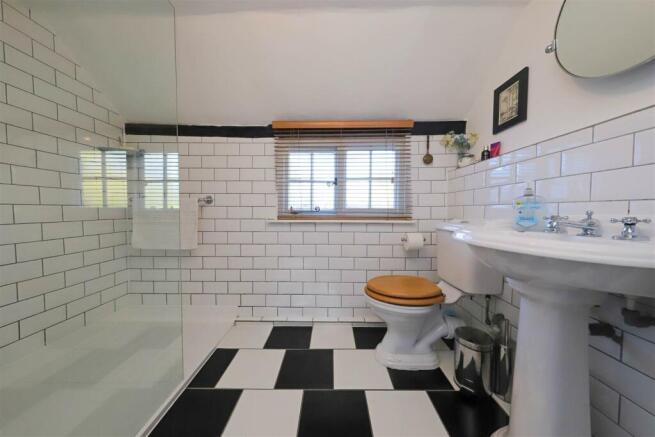 nicholas james sir georges bathroom_.jpg