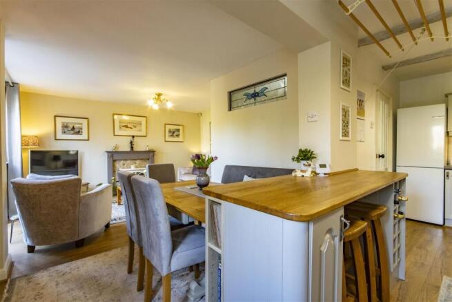 Living/Dining Area