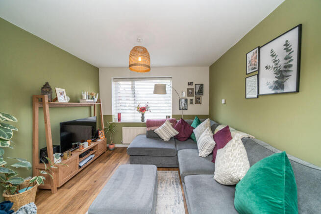 LOUNGE/DINING ROOM