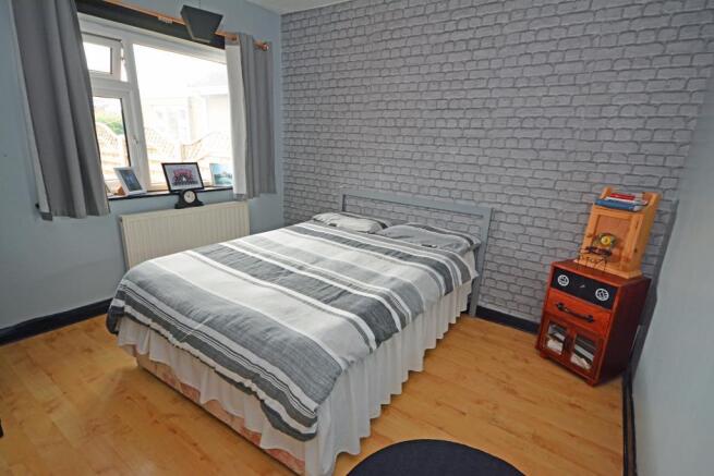 Bed 2.jpg