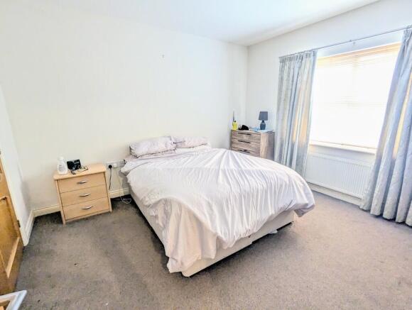 2 bed Apartment for sale Image 6
