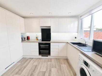 Elmore Close, Lee-On-The-Solent
