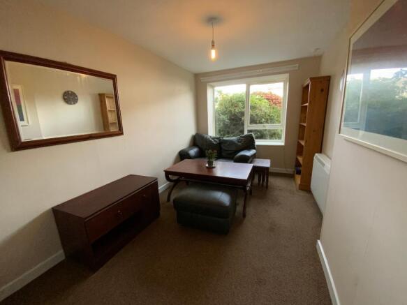 LIVING ROOM 15'8 x 8'4