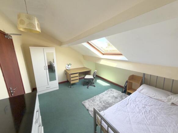 6 bed End of Terrace to rent Image 4