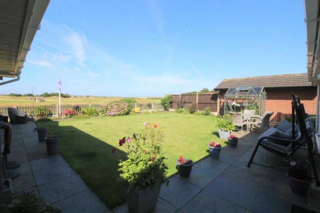 Anson Close, 11, new outside 2.JPG