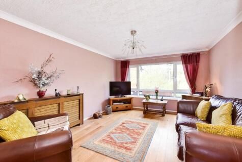 Curran Close, Uxbridge, UB8