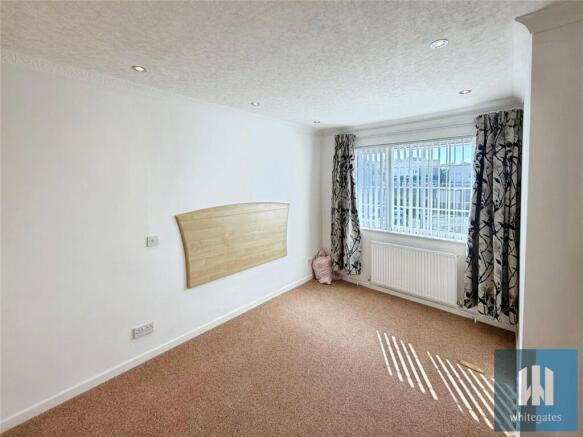 3 bed Terraced to rent Image 9