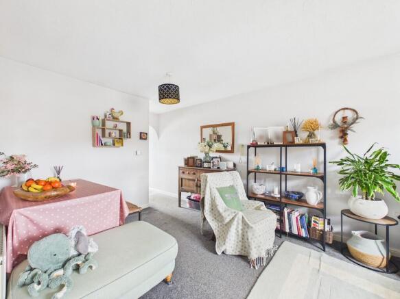 2 bed Apartment for sale Image 4