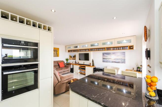 Fitted Kitchen