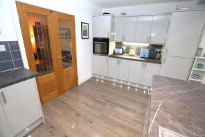 42, Nuttall Lane, Bury BL0 9JP