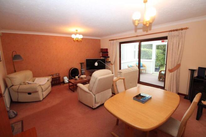 Open plan livi...