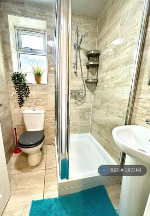 1 bed House Share to rent Image 12
