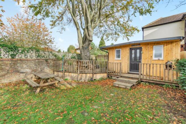 Beautiful Rear Garden