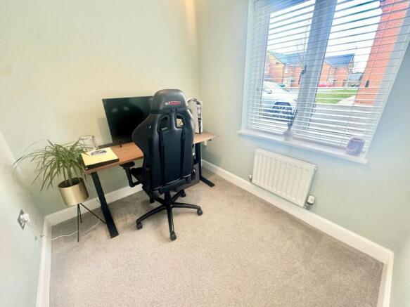 4 bed Detached for sale Image 8