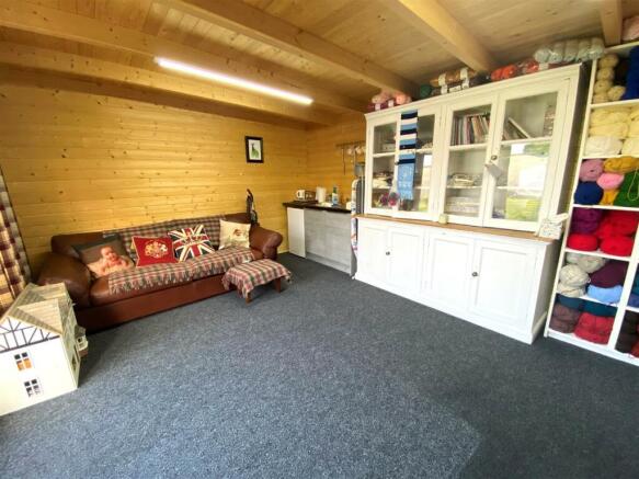 SUMMERHOUSE