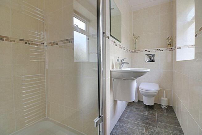 Ensuite to Bed 1