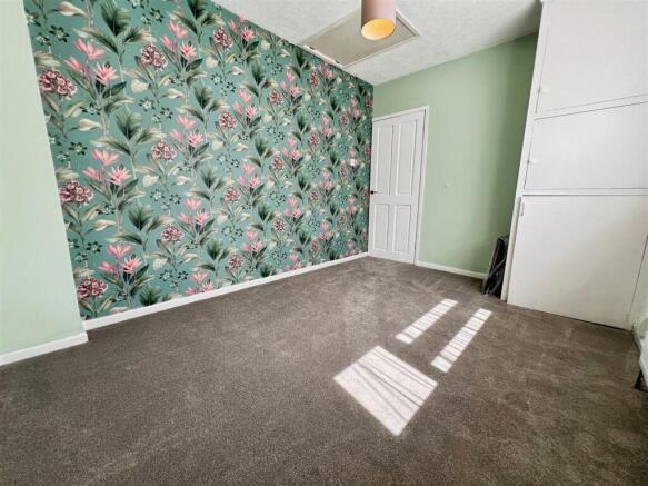 3 bed Semi-Detached for sale Image 12