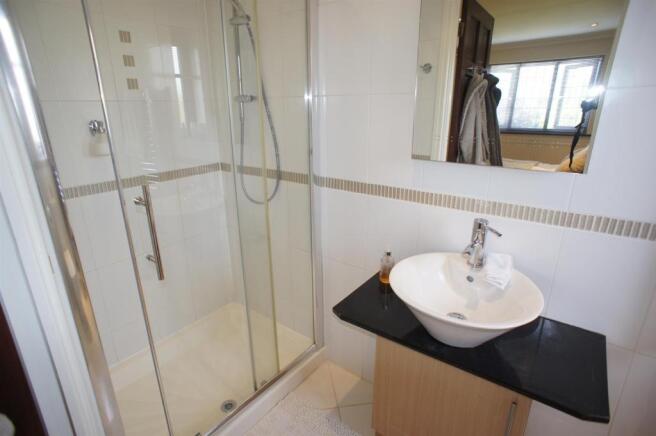 SHOWER ROOM ENSUITE