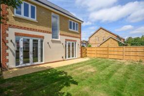 4, Primrose Road, Hersham, Walton-on-thames KT12 5JD