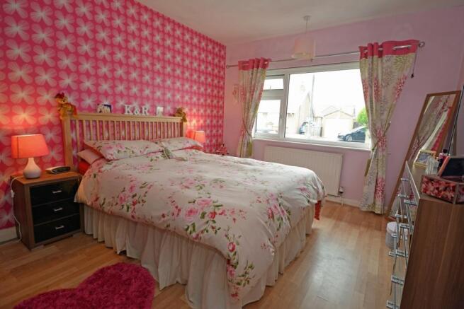 Bed 1.jpg